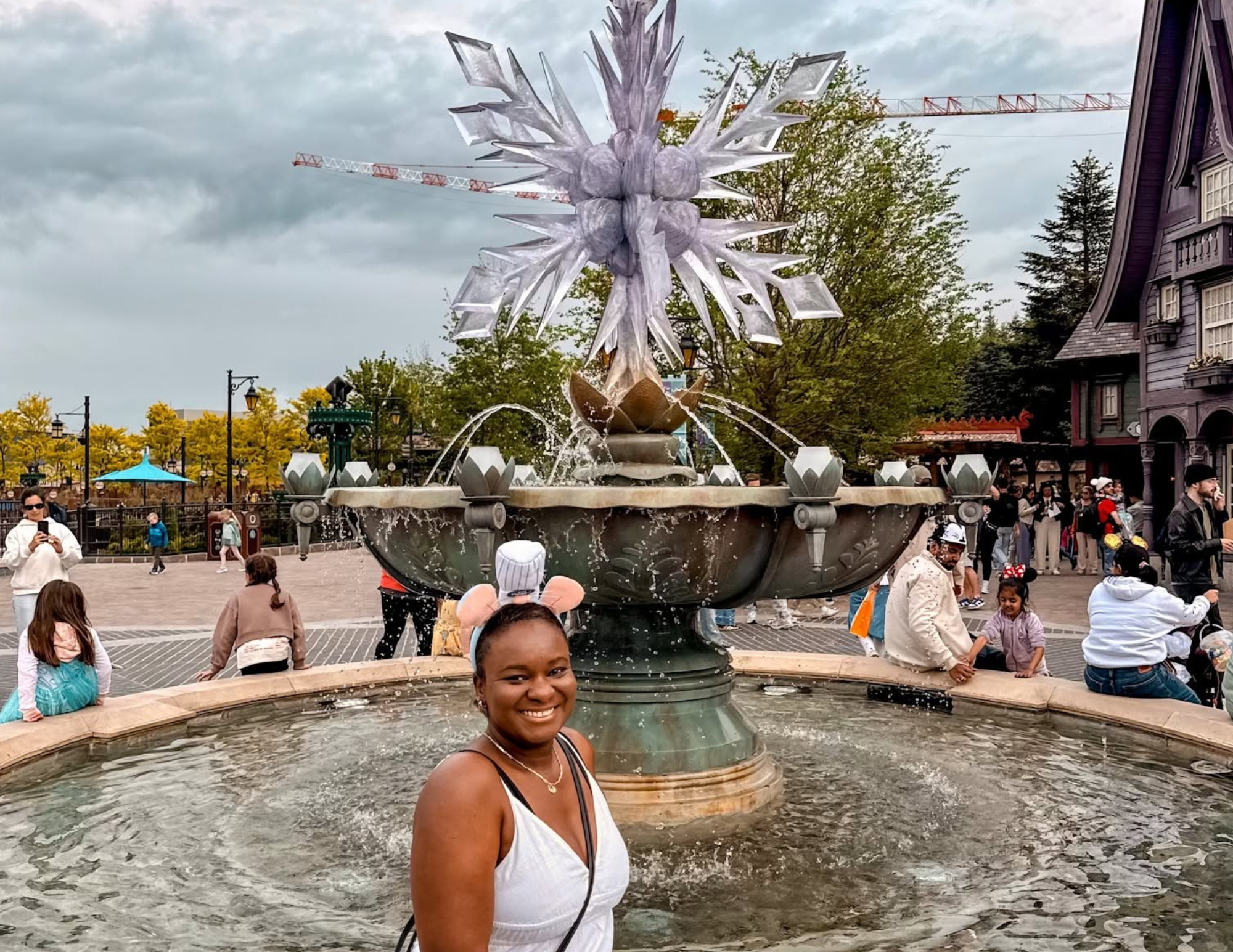 Disneyland Paris Guide (7).png